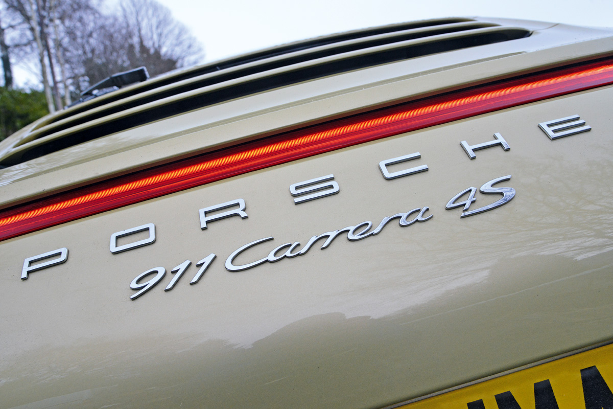 Porsche 911 Carrera 4S badge