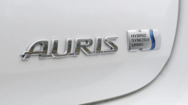 Toyota Auris Hybrid badge