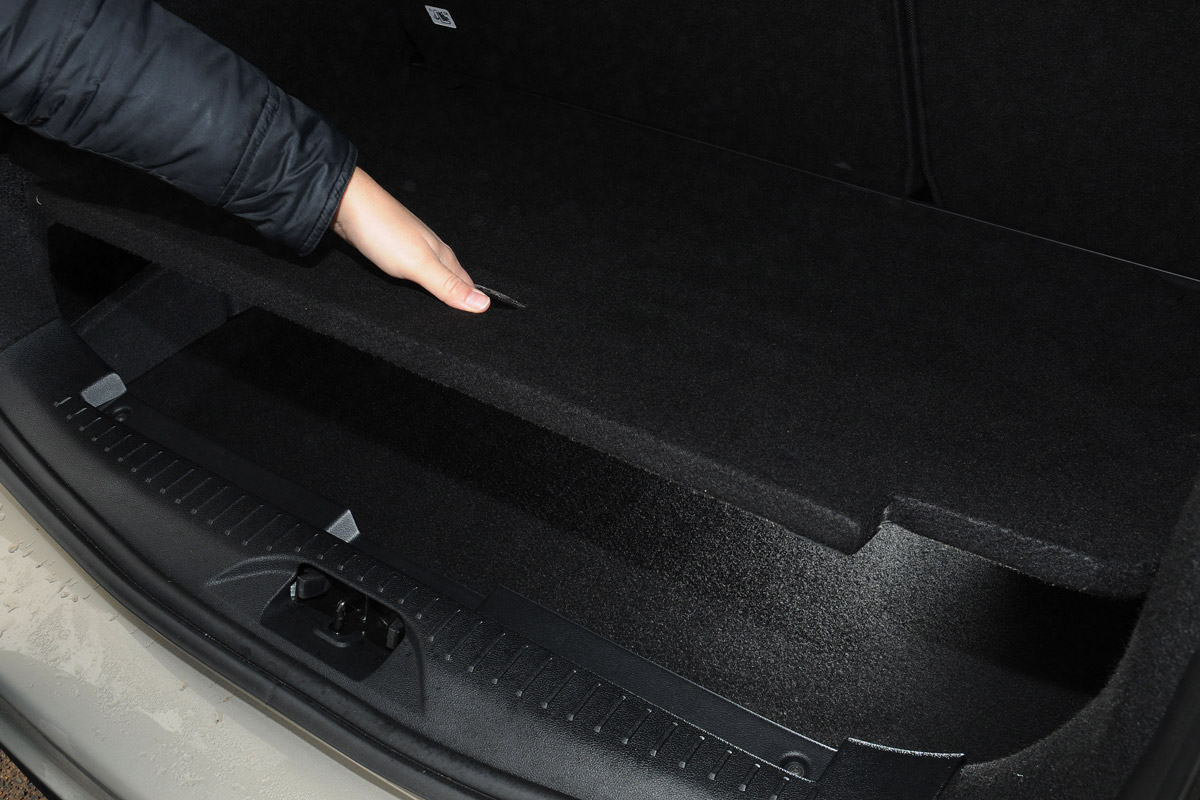 Ford B-MAX boot floor