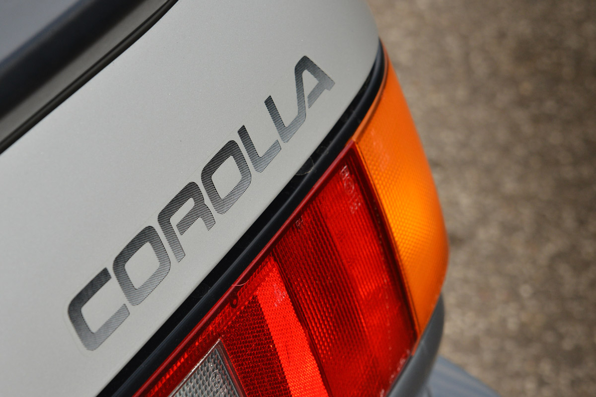 Toyota AE86 badge