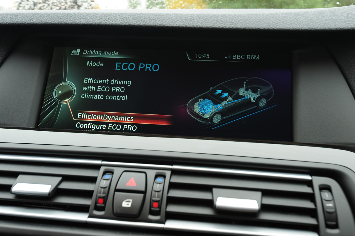BMW 520d ED interior screen detail