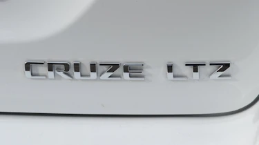Chevrolet Cruze SW badge