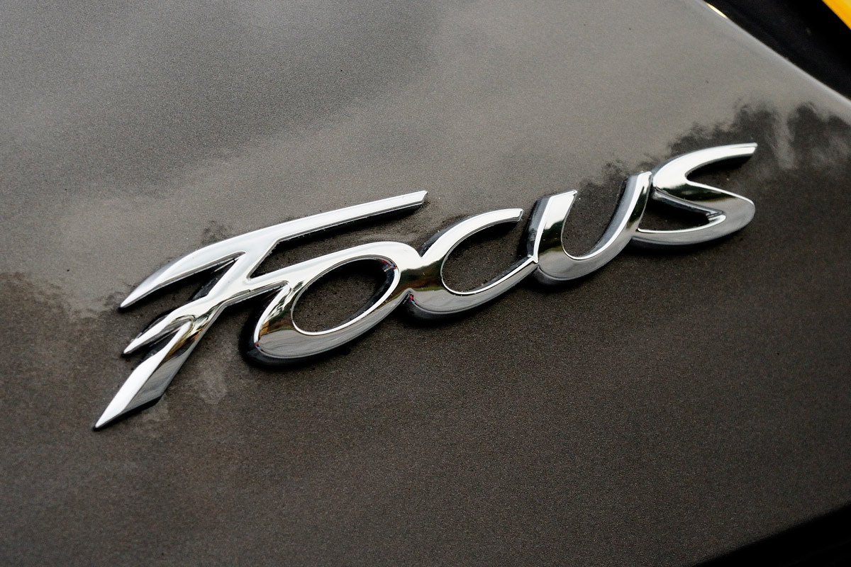 Ford Focus badge