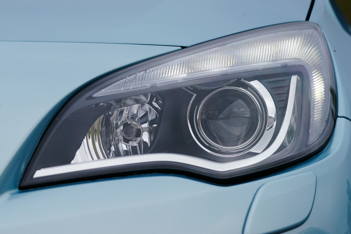 Vauxhall Astra headlight detail