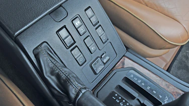 Range Rover MkII interior detail