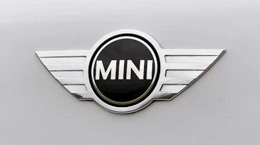 MINI Countryman badge