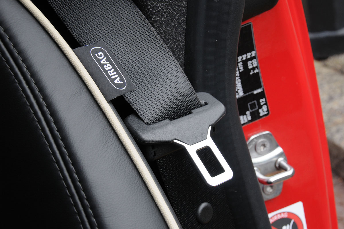 MINI Roadster seatbelt