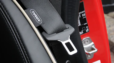 MINI Roadster seatbelt