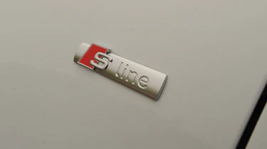 Audi Q3 badge