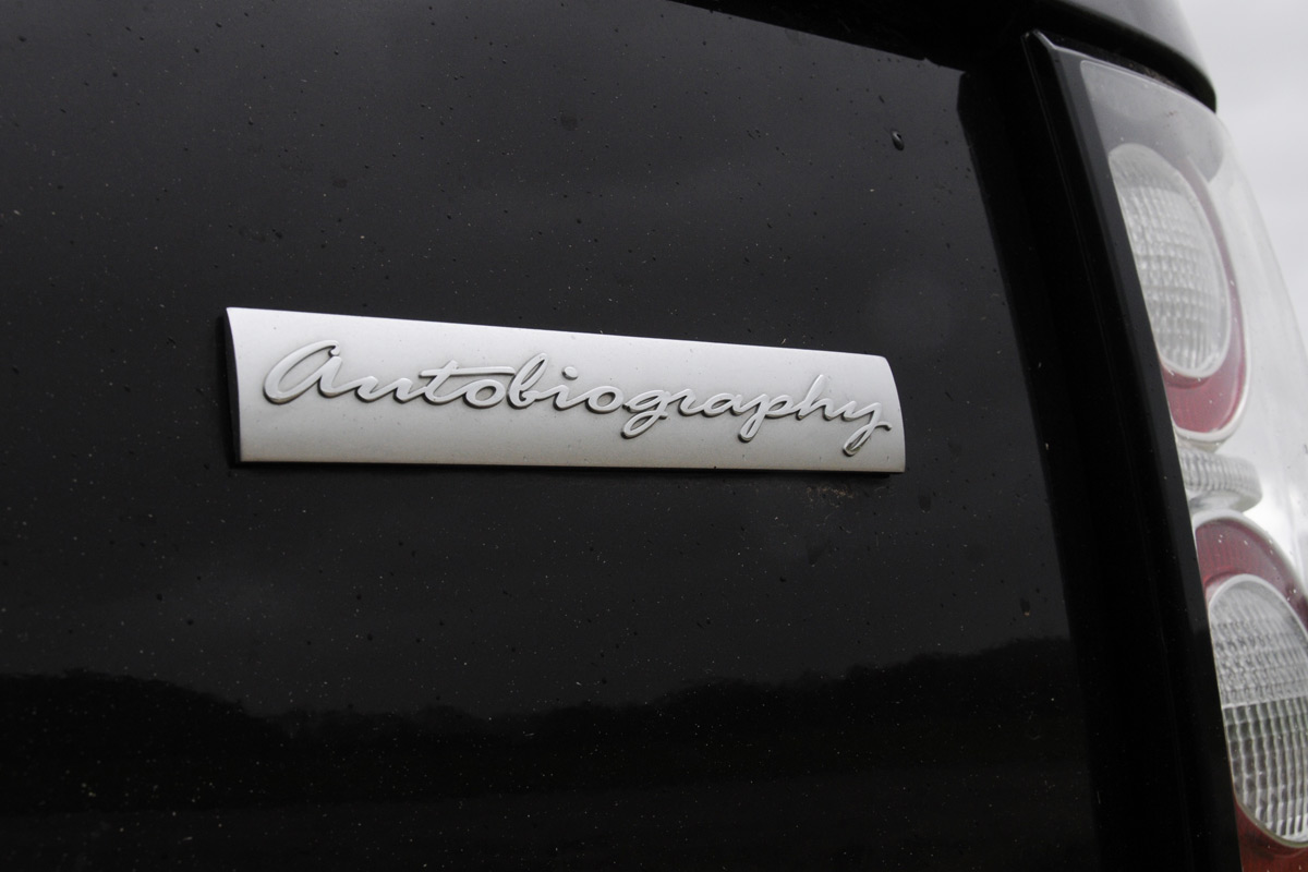 Range Rover MkIII badge