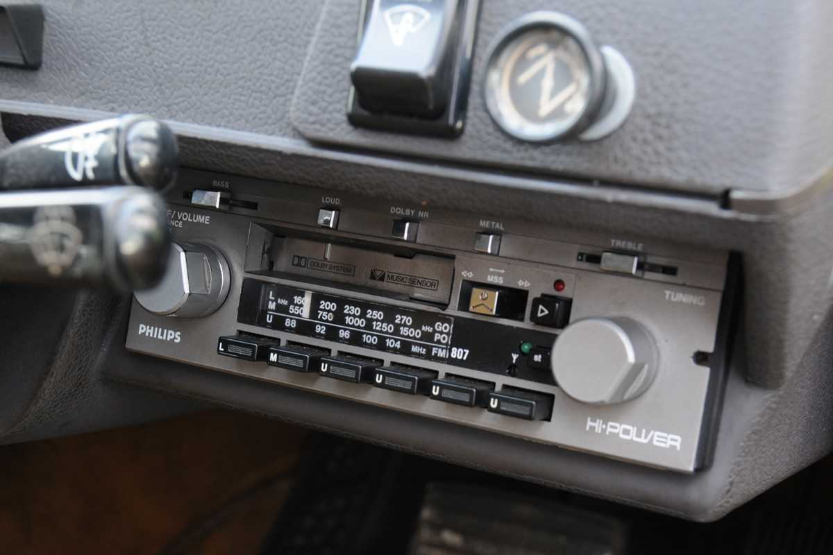Range Rover MkI radio