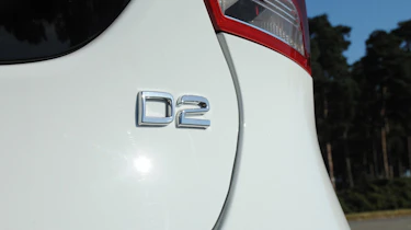 Volvo V40 badge