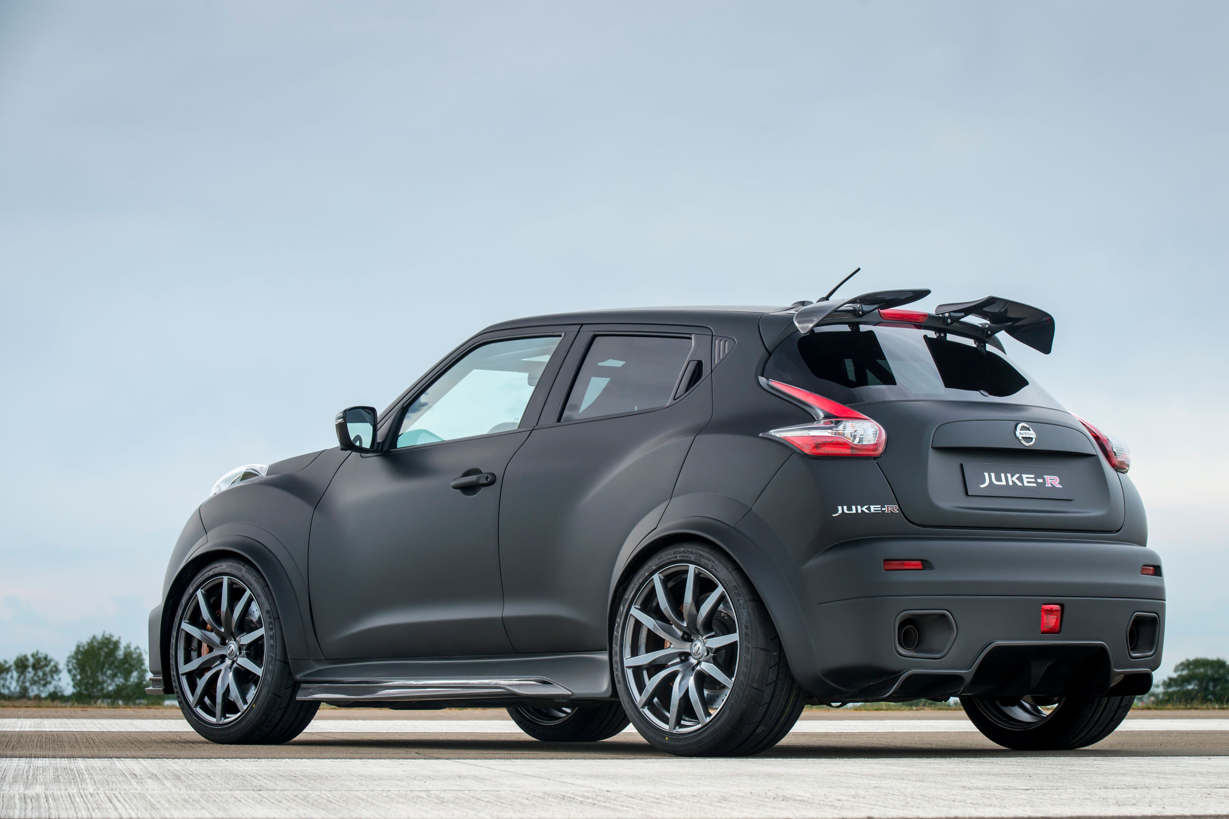 Nissan Juke-R rear 3/4