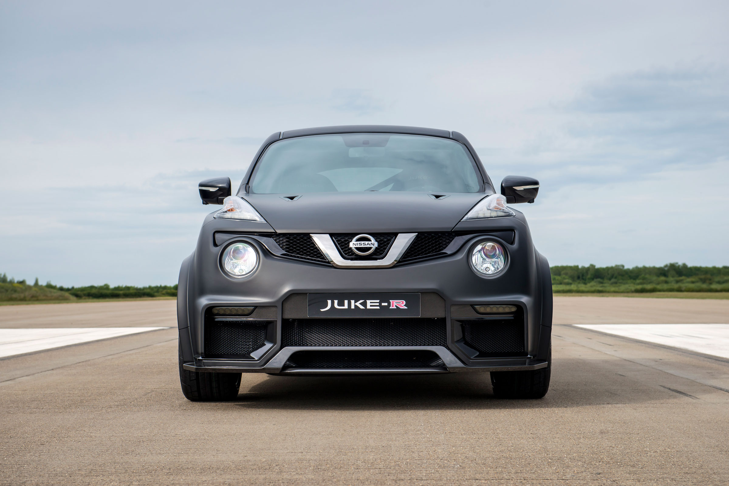 Nissan Juke-R front