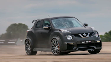 Nissan Juke-R handling