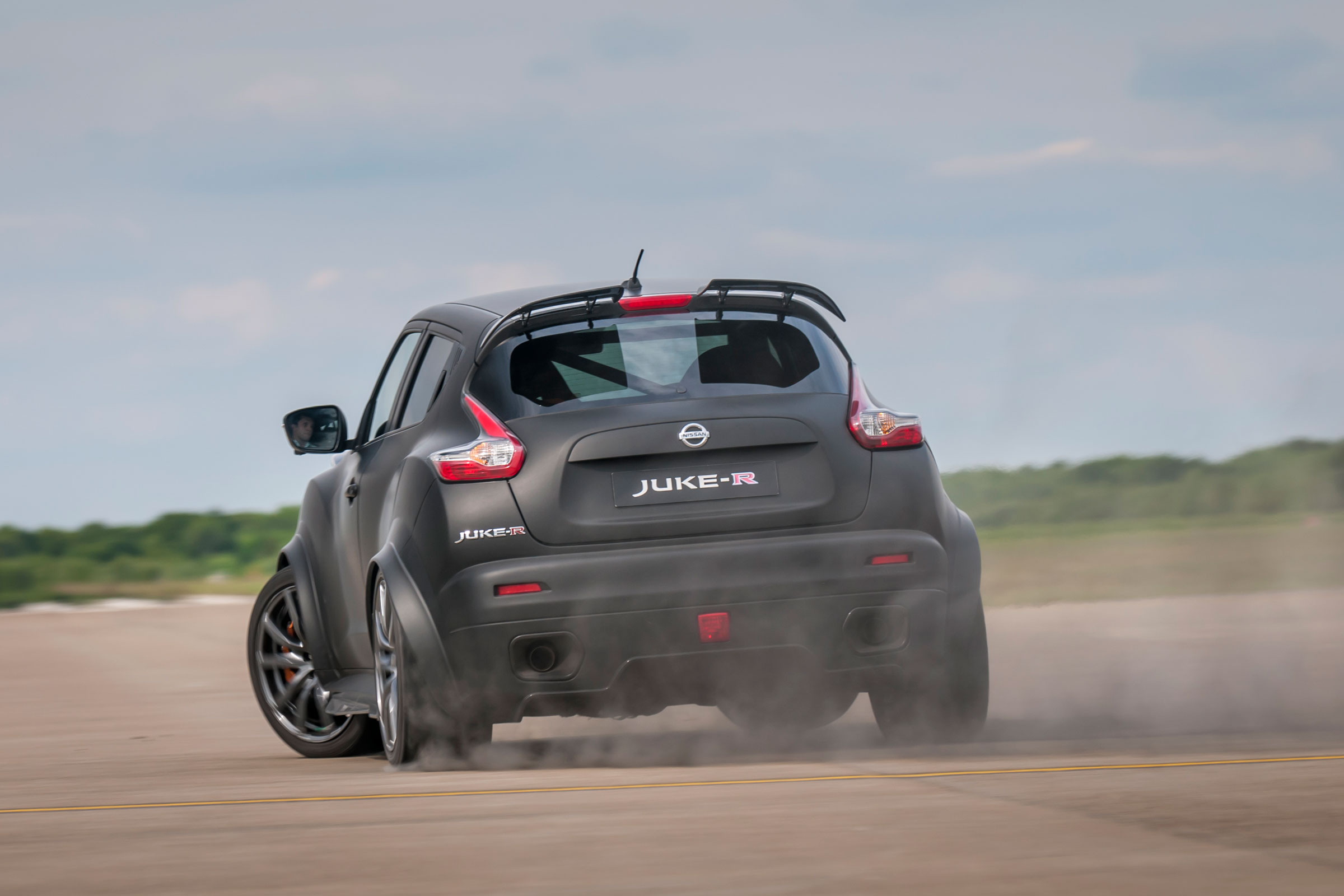 Nissan Juke-R sideways