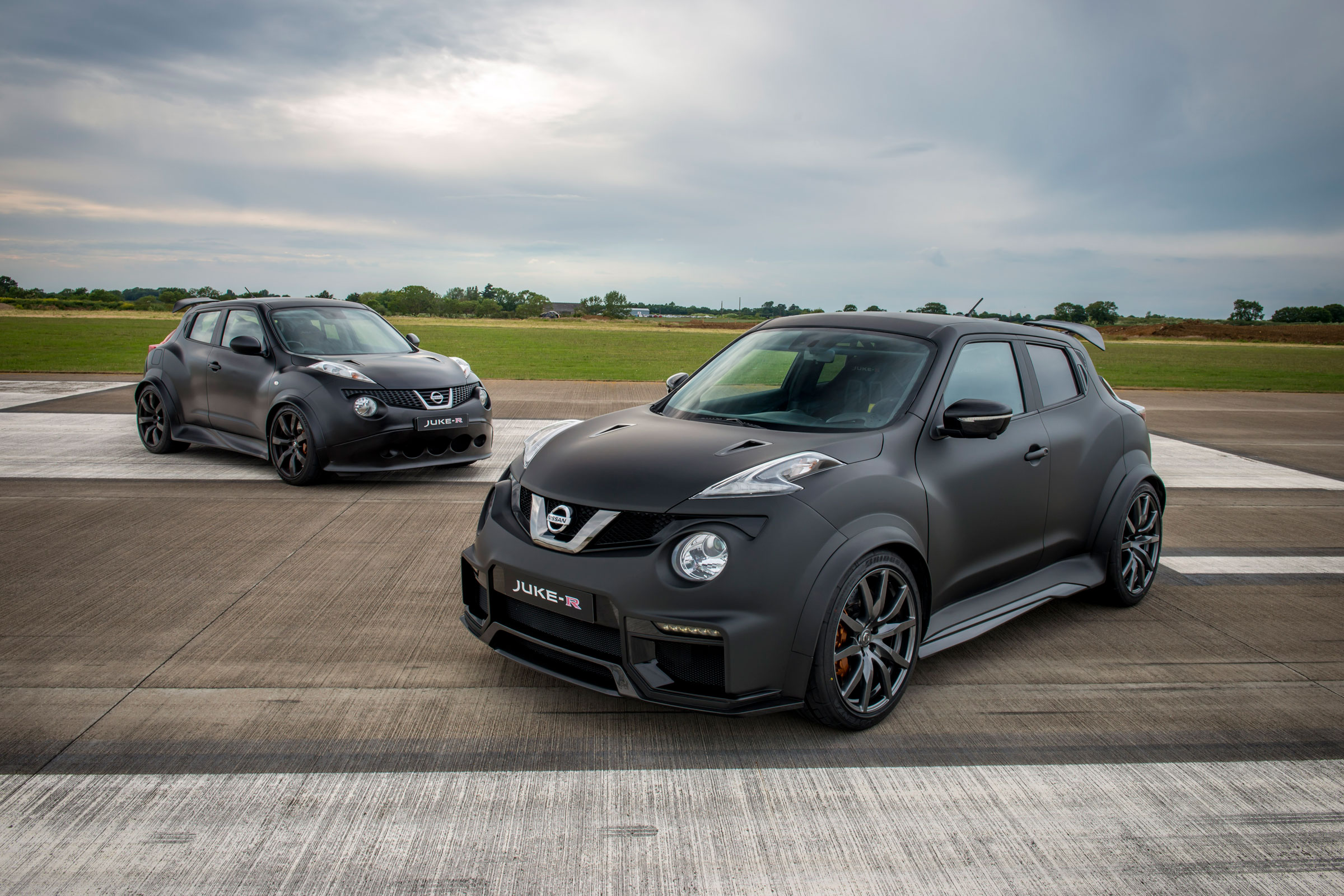Nissan Juke-R old vs new raised