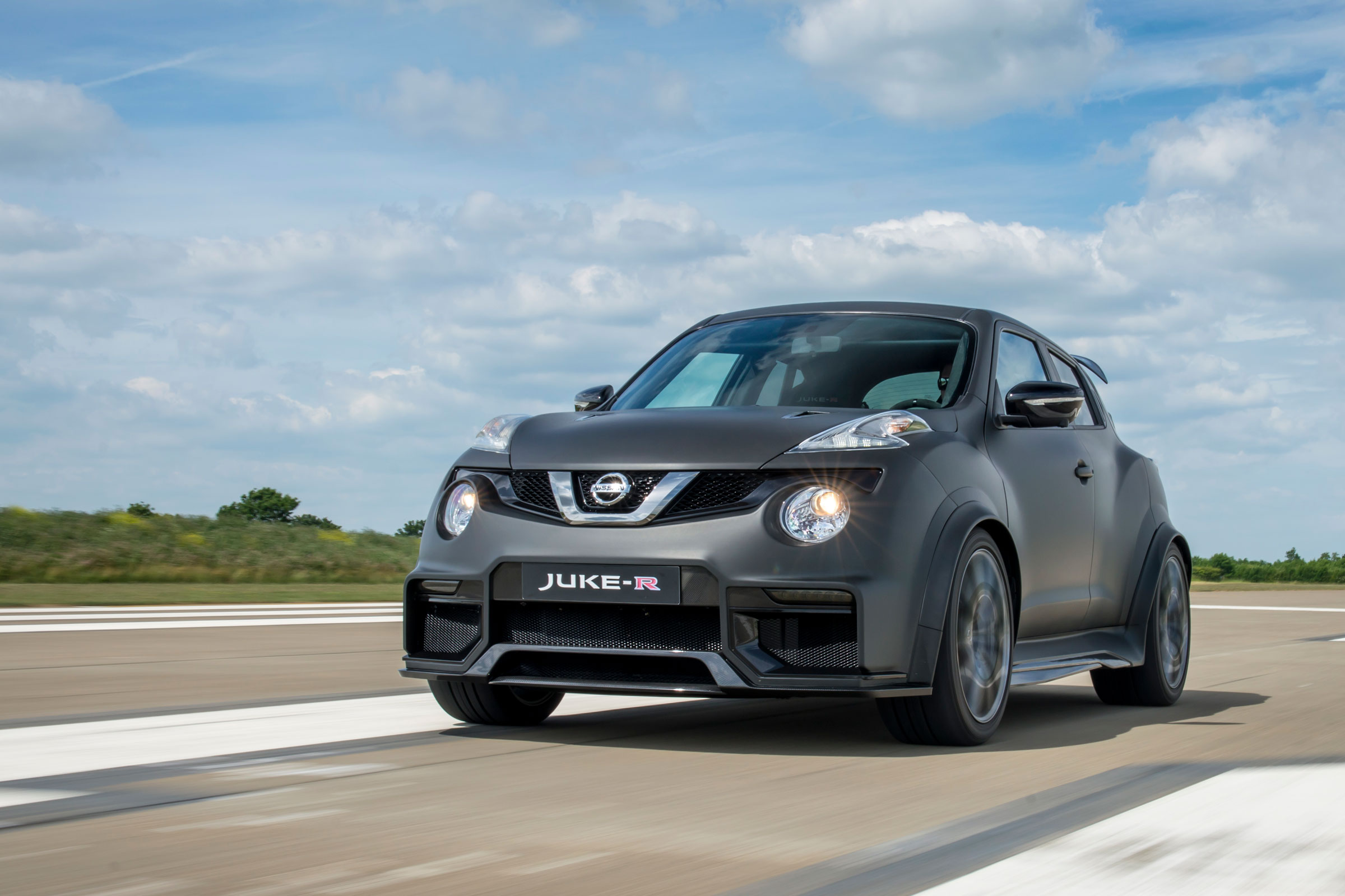 Nissan Juke-R nose
