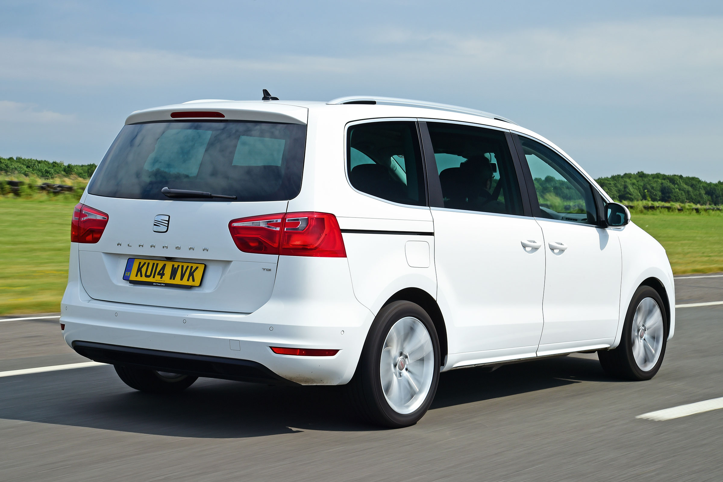 SEAT Alhambra - rear tracking