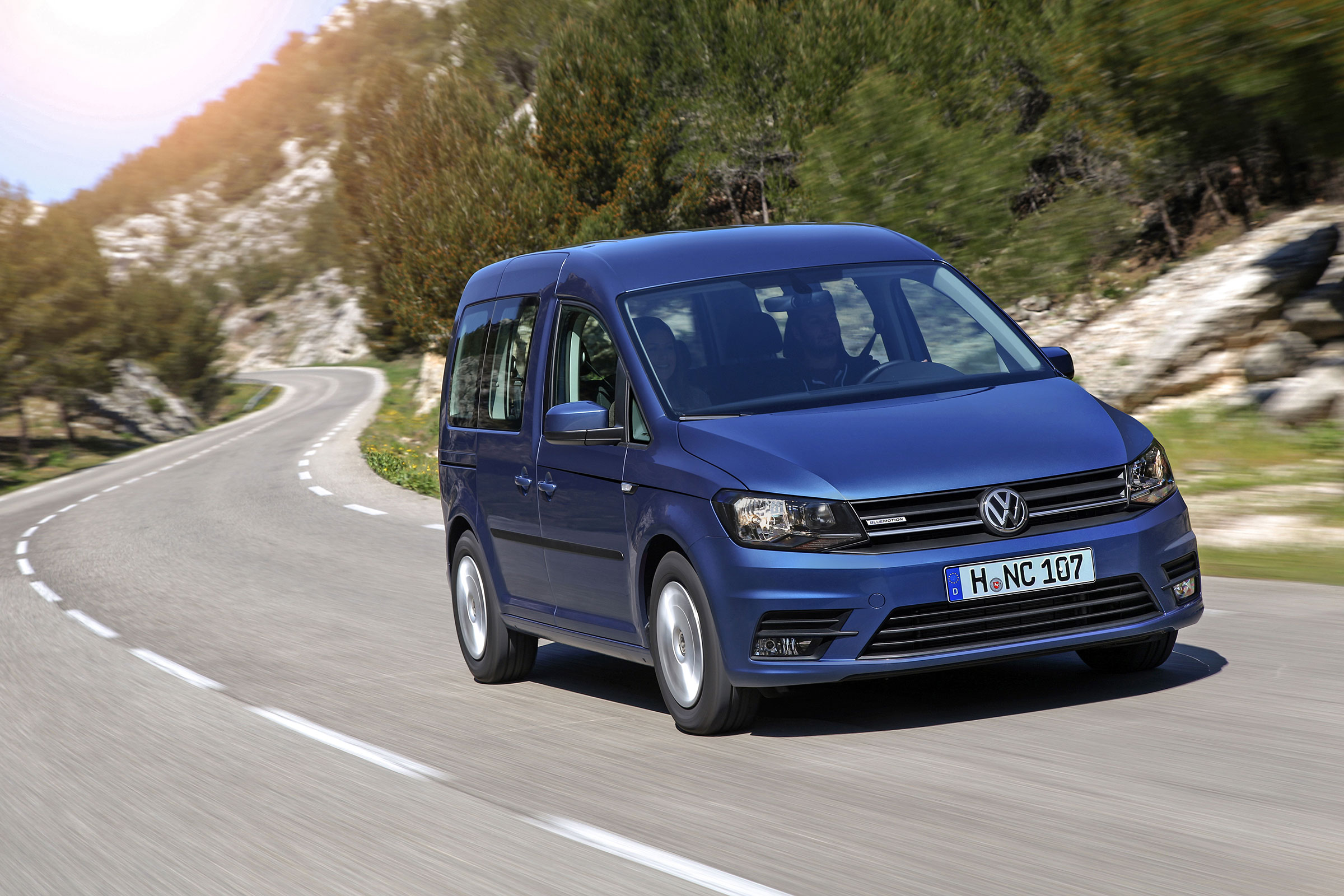 Volkswagen Caddy Life - front action