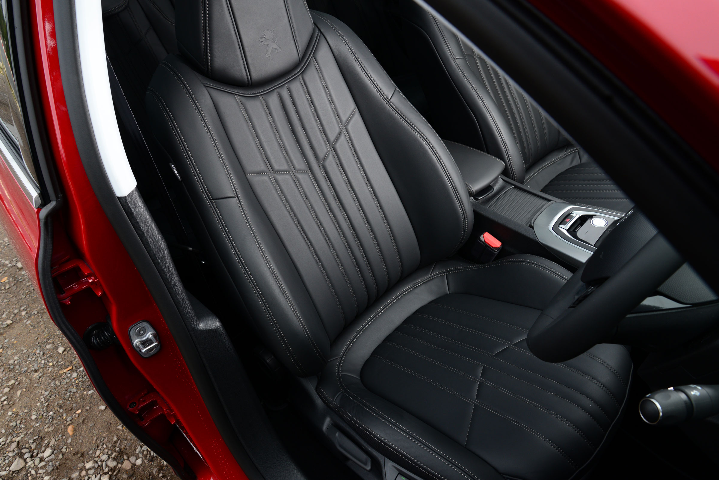 Peugeot 308 SW long termer front seat