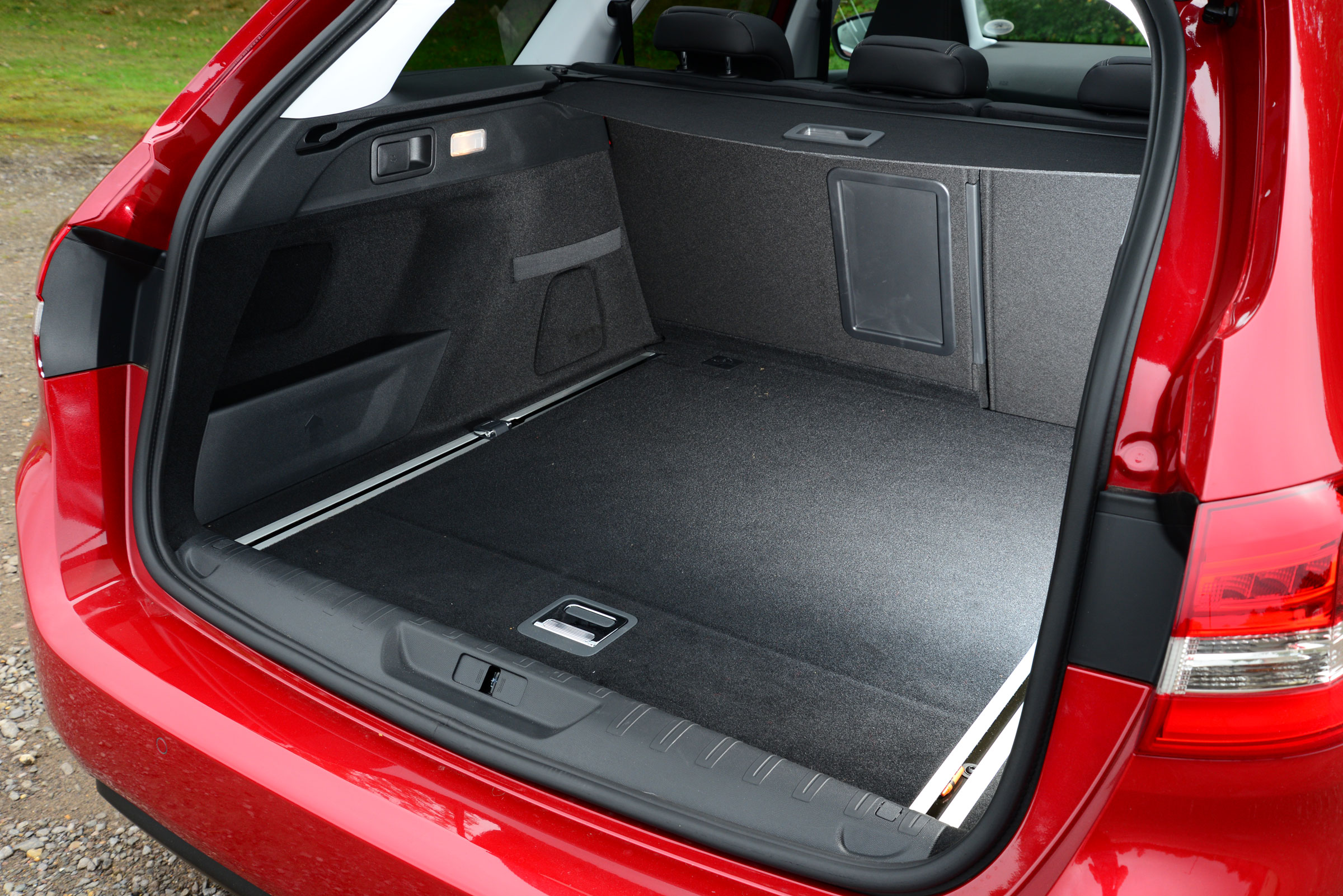 Peugeot 308 SW long termer boot