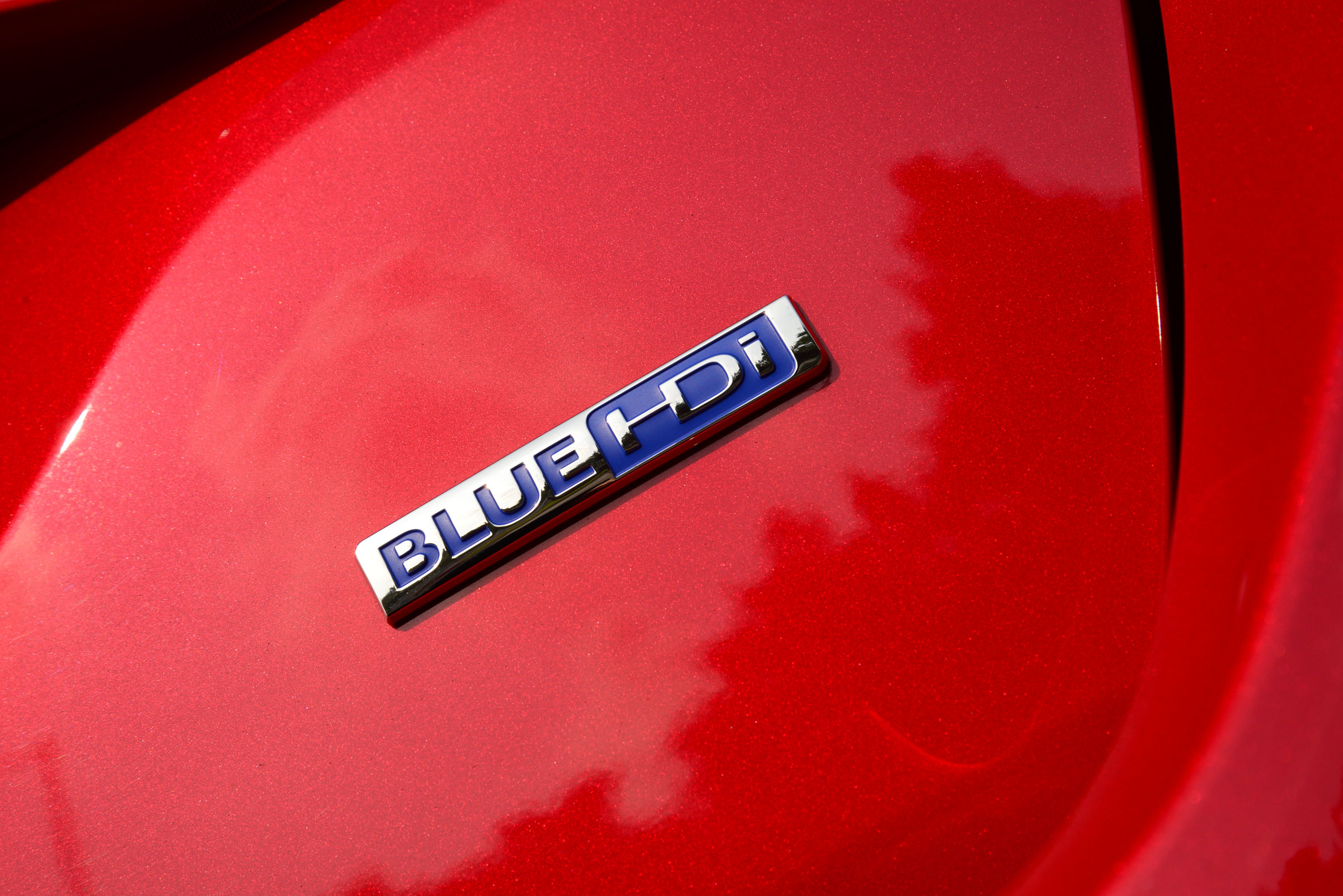 Peugeot 308 SW long termer BlueHDi badge