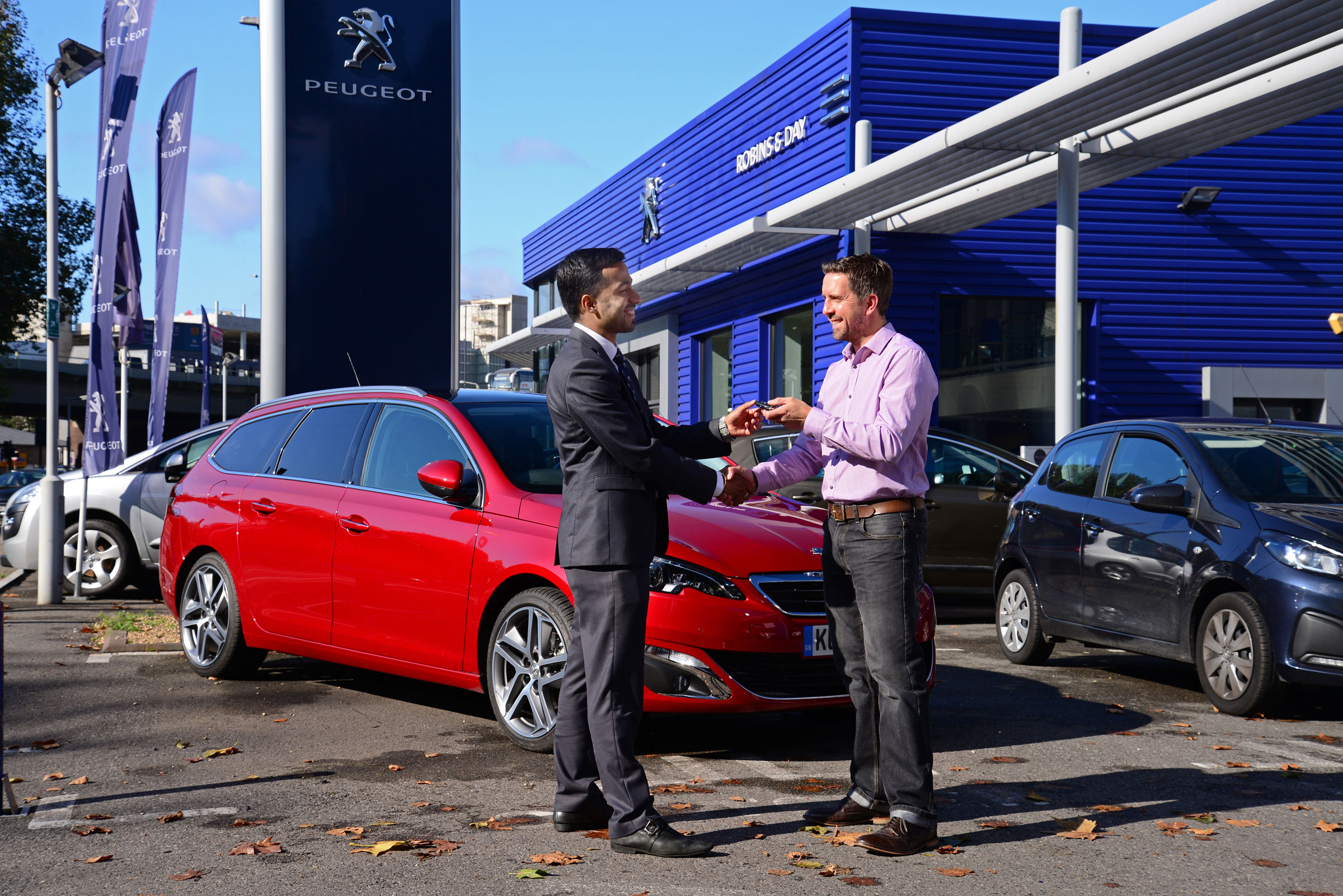 Peugeot 308 SW long termer dealer