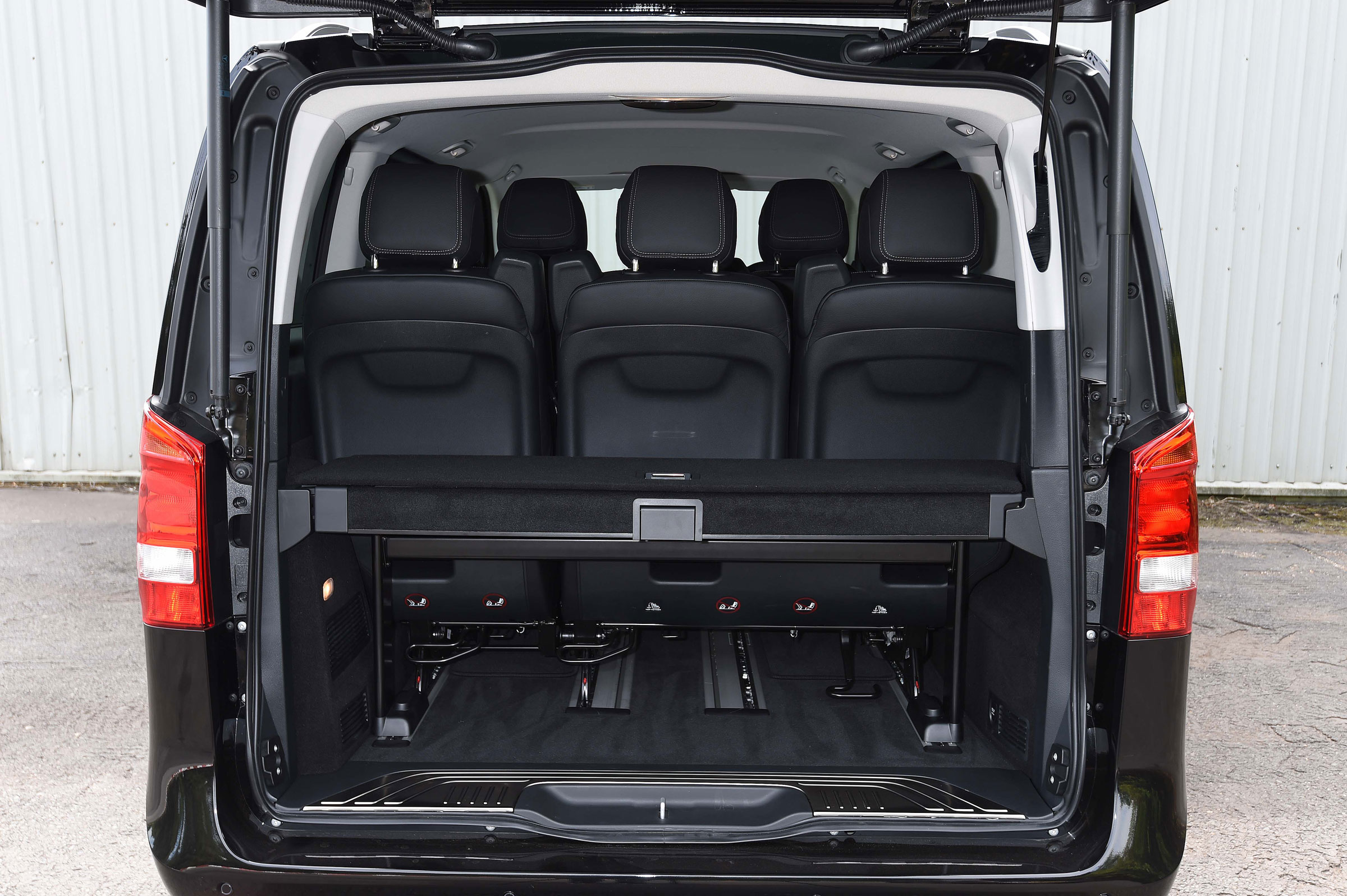Mercedes V-Class UK drive - boot