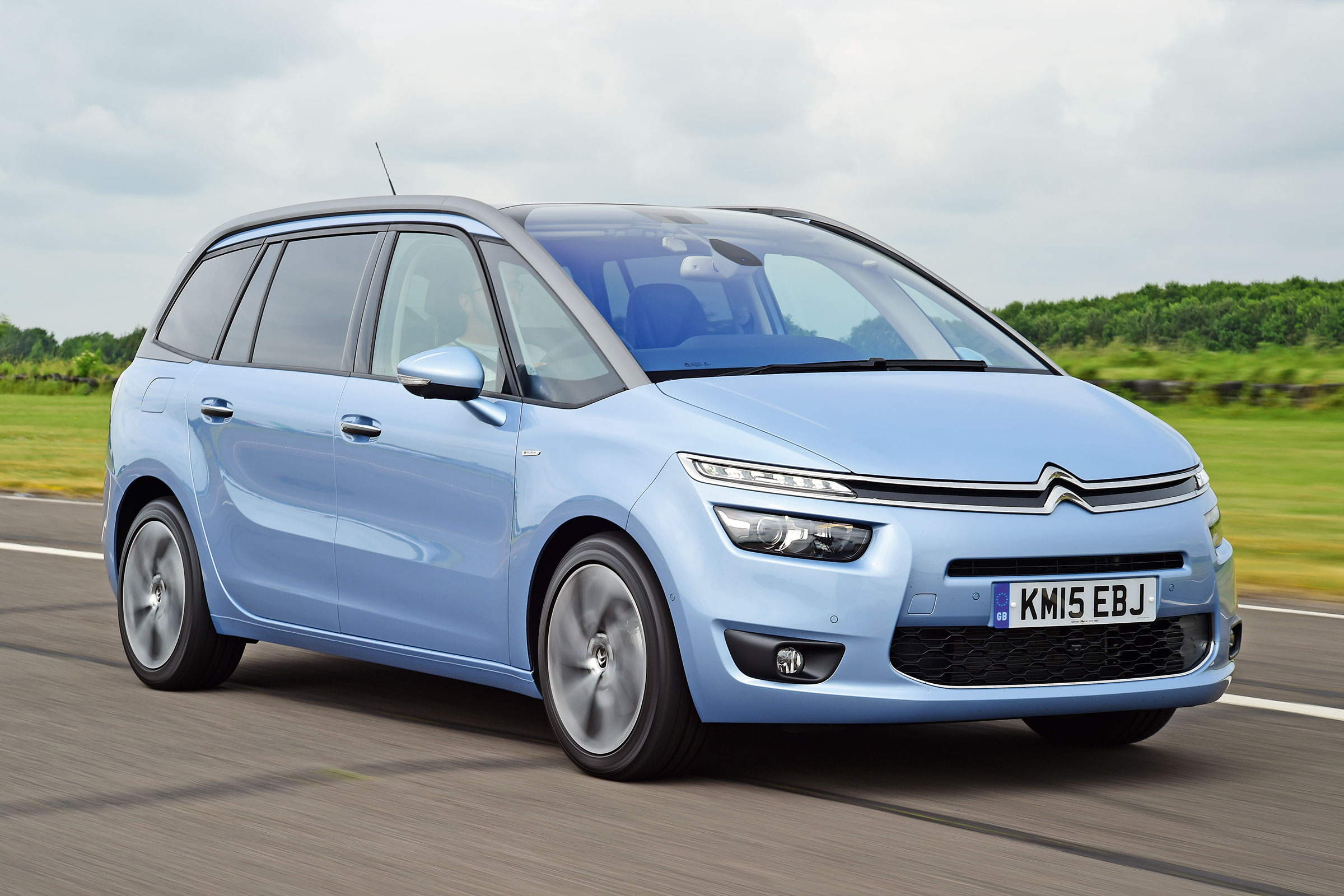Citroen Grand C4 Picasso - front tracking