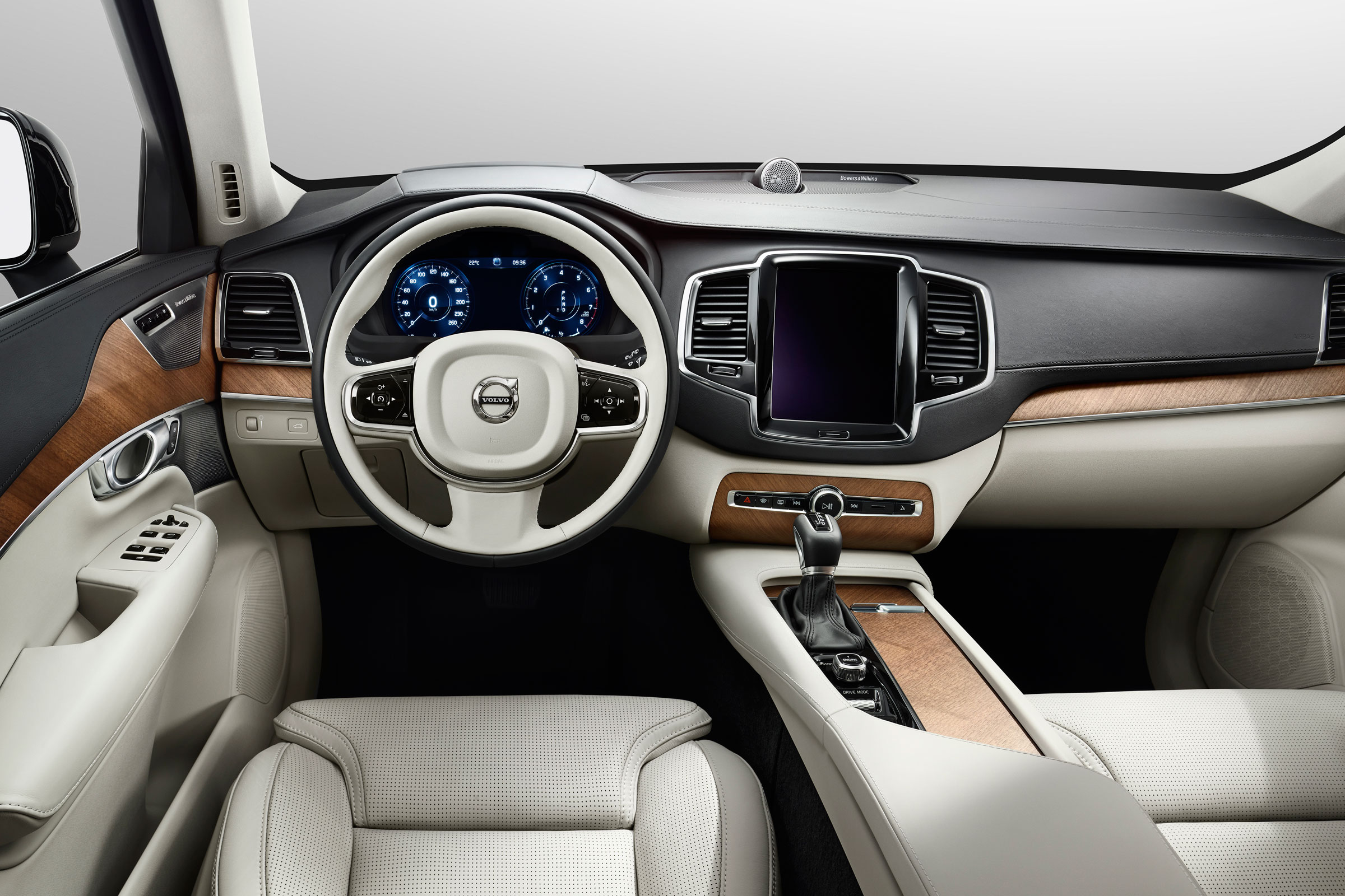 Volvo XC90 dash