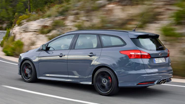 Ford Focus ST Estate 2015 action