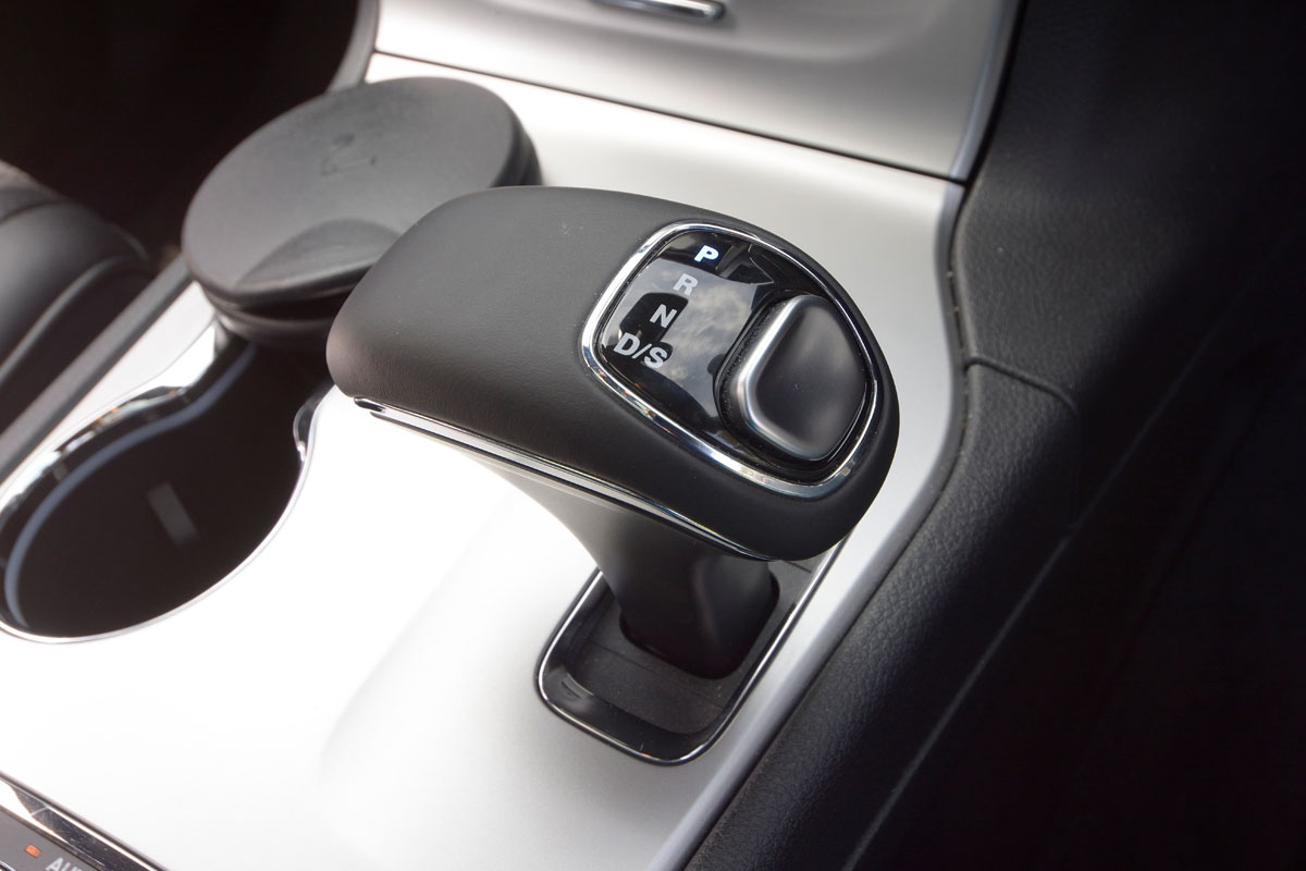 Jeep Grand Cherokee interior detail