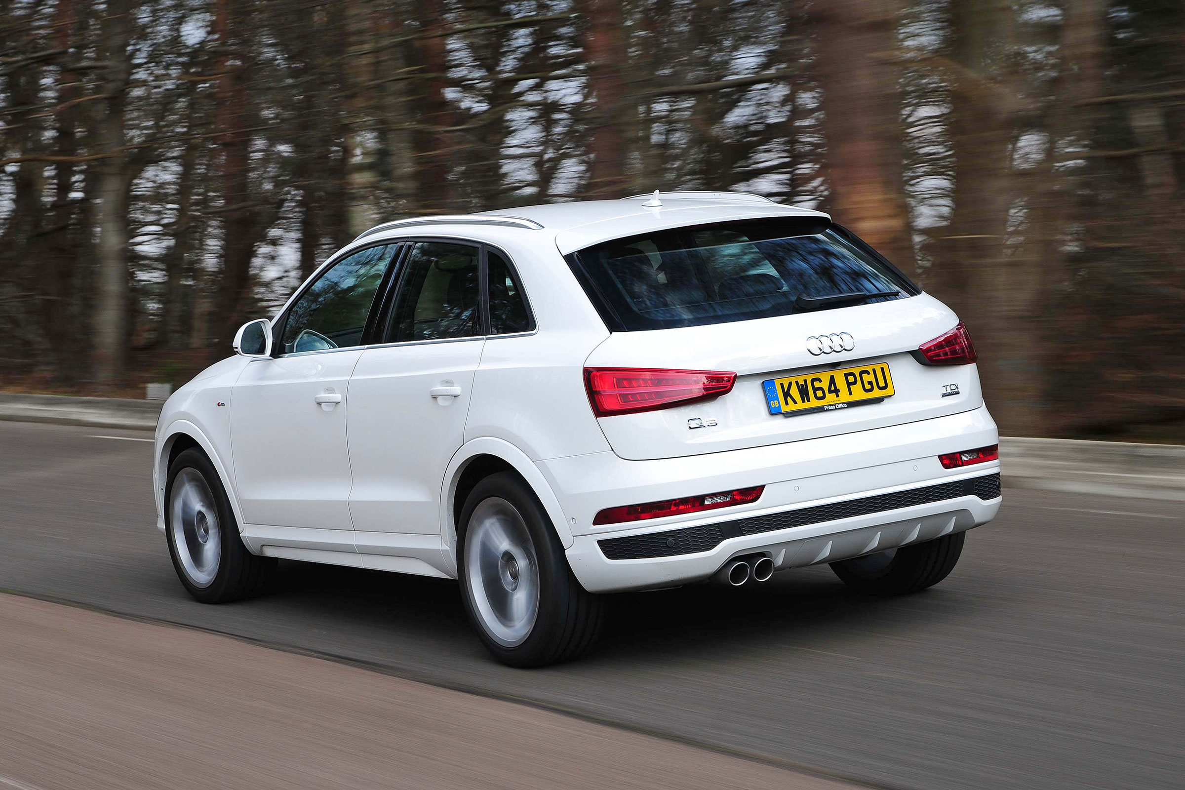 Audi Q3 - rear tracking