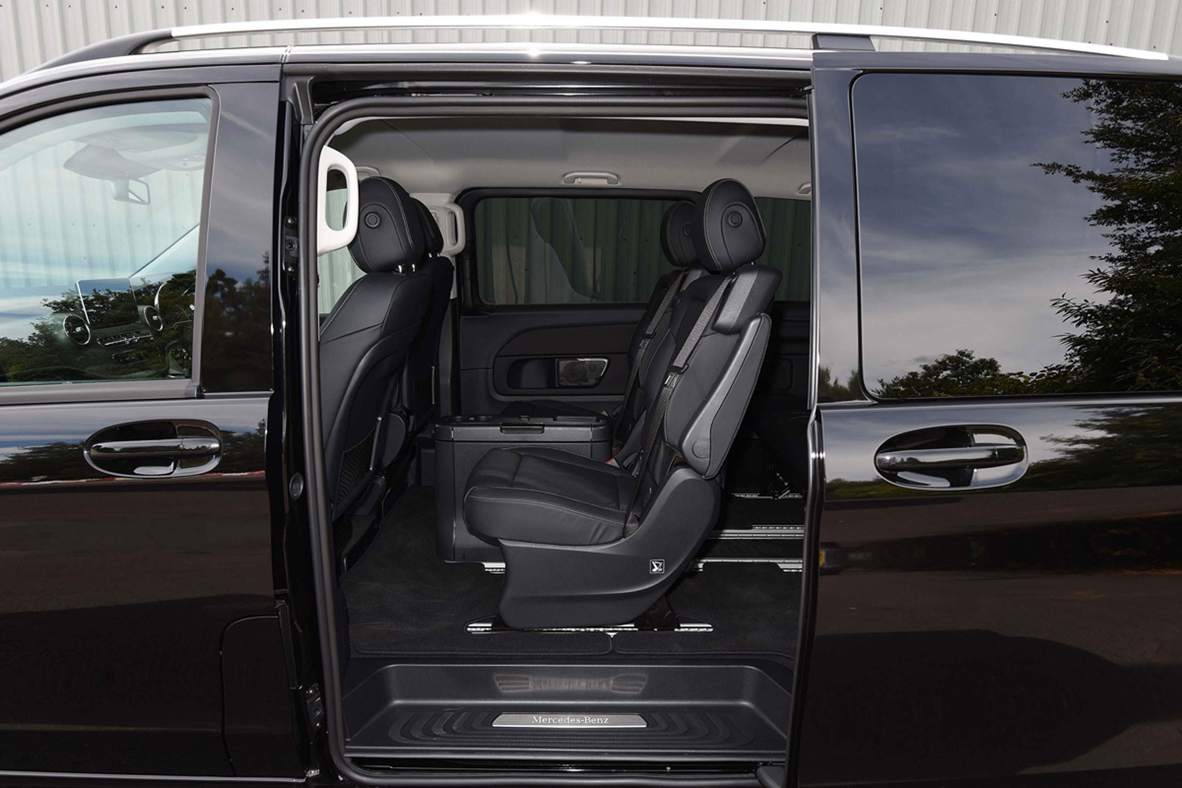 Mercedes V-Class UK drive - side door