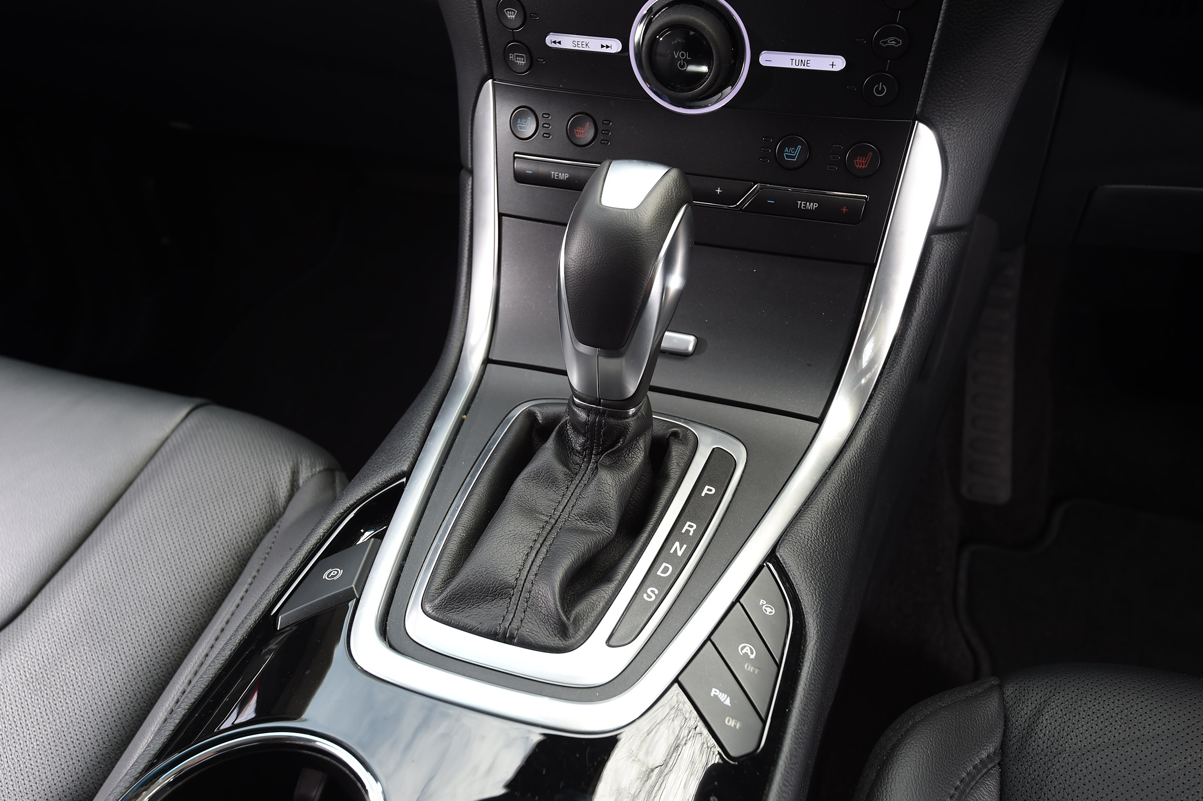 Range Rover Evoque - rear cornering