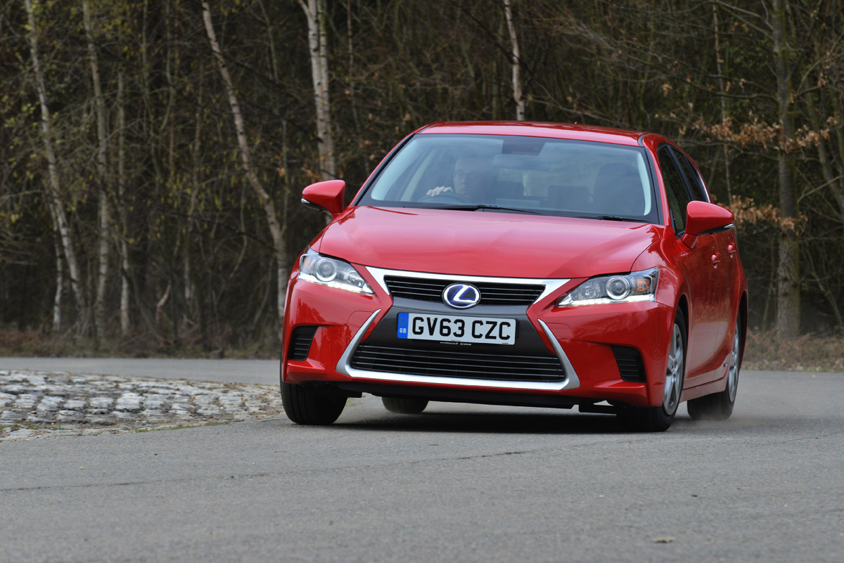 Lexus CT 200h action