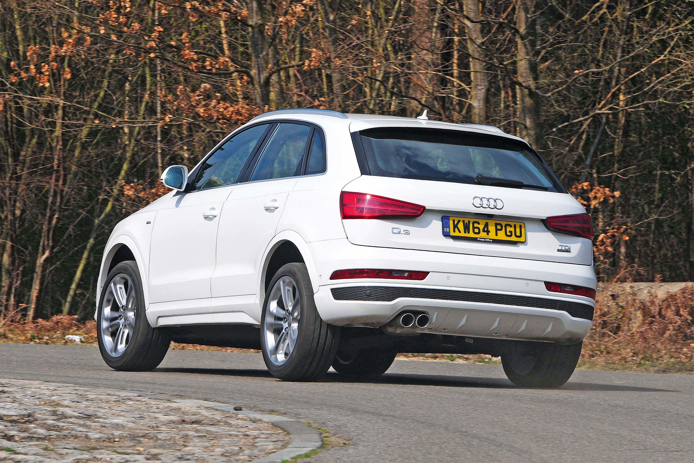 Audi Q3 - rear cornering