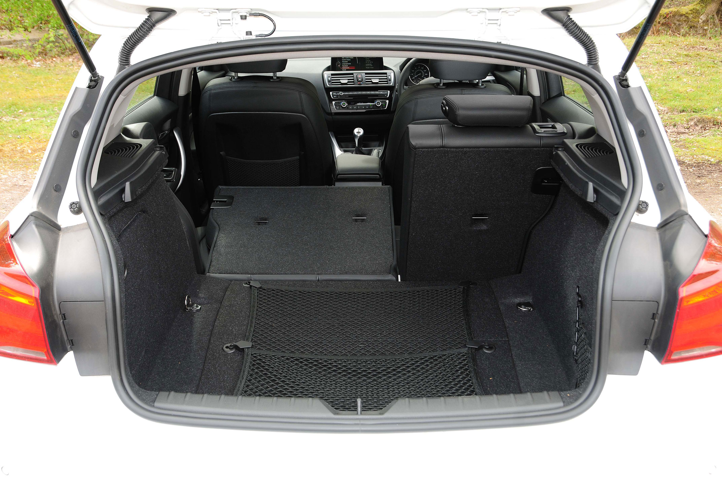 BMW 116d EfficientDynamics - boot seat down