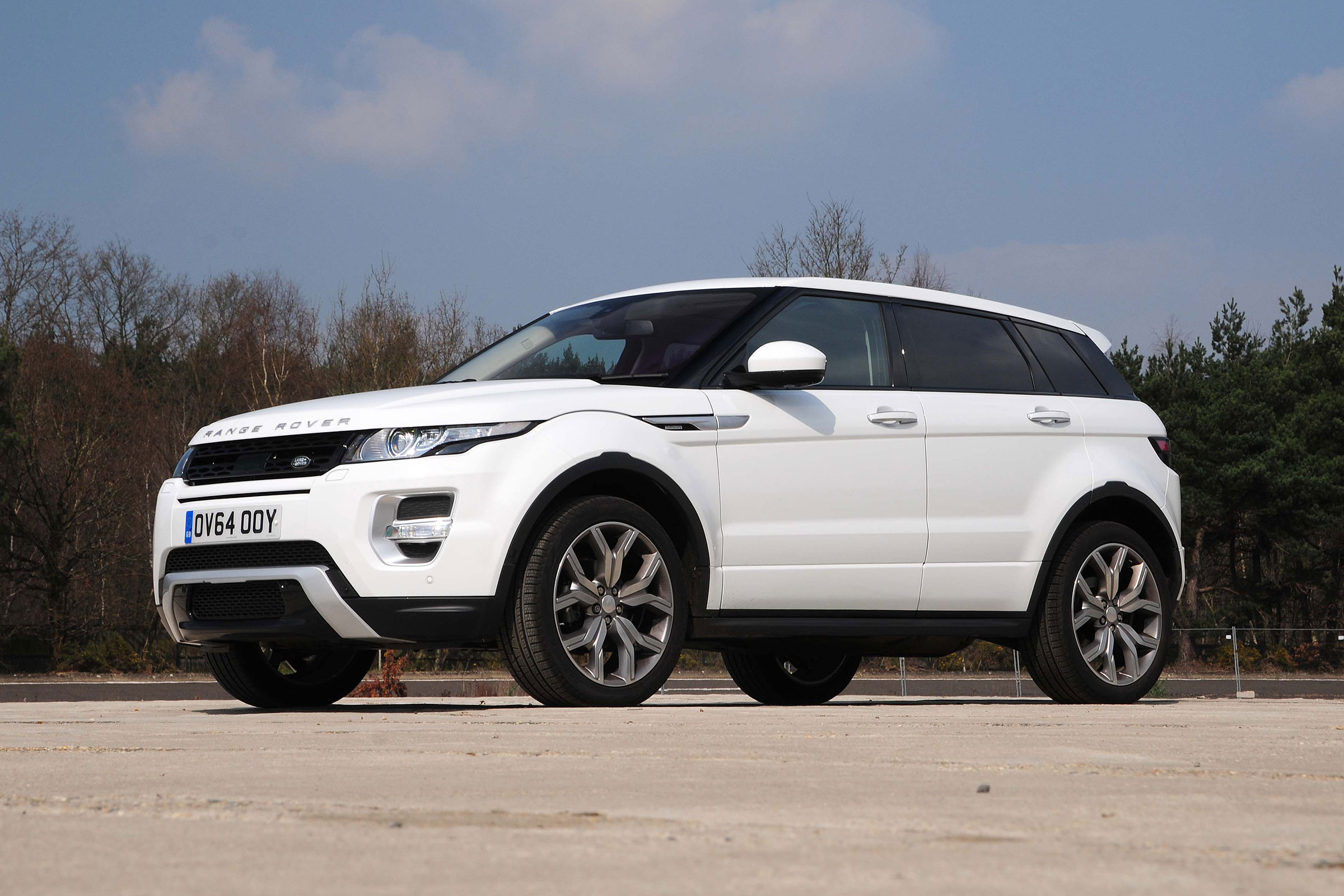 Range Rover Evoque - front static