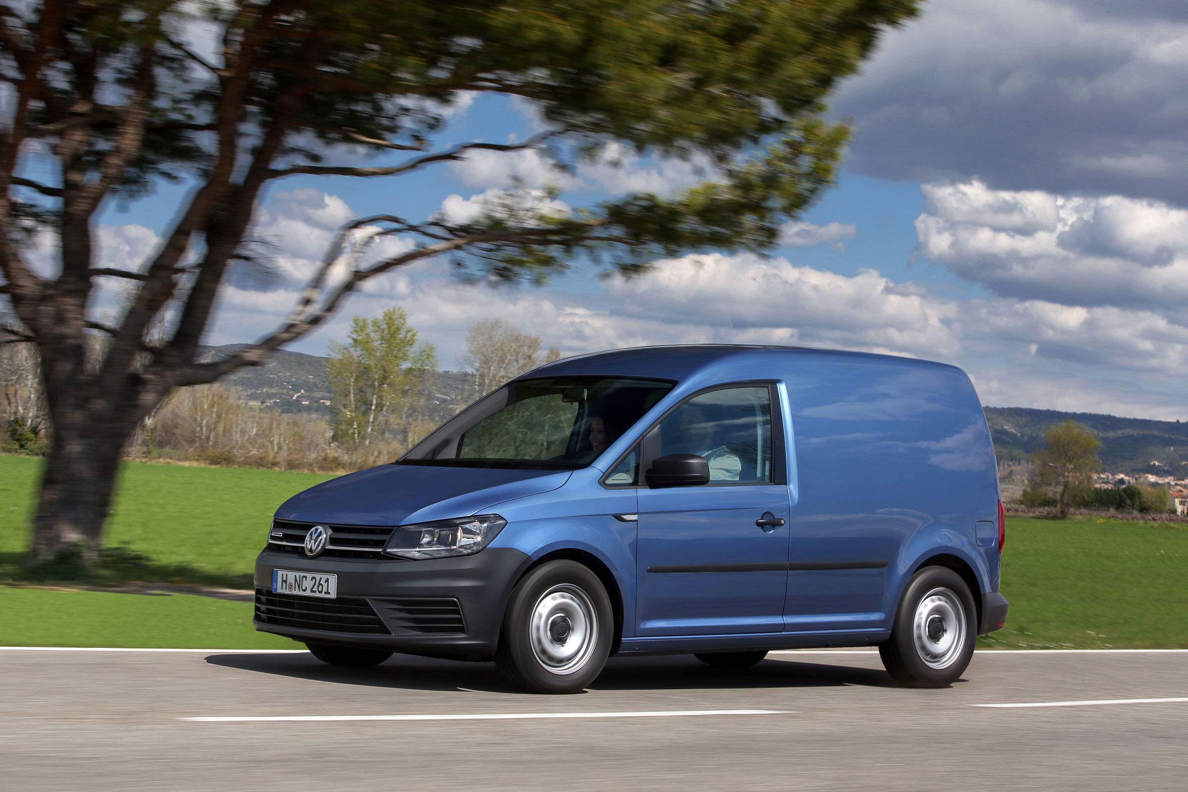 Volkswagen Caddy - tracking