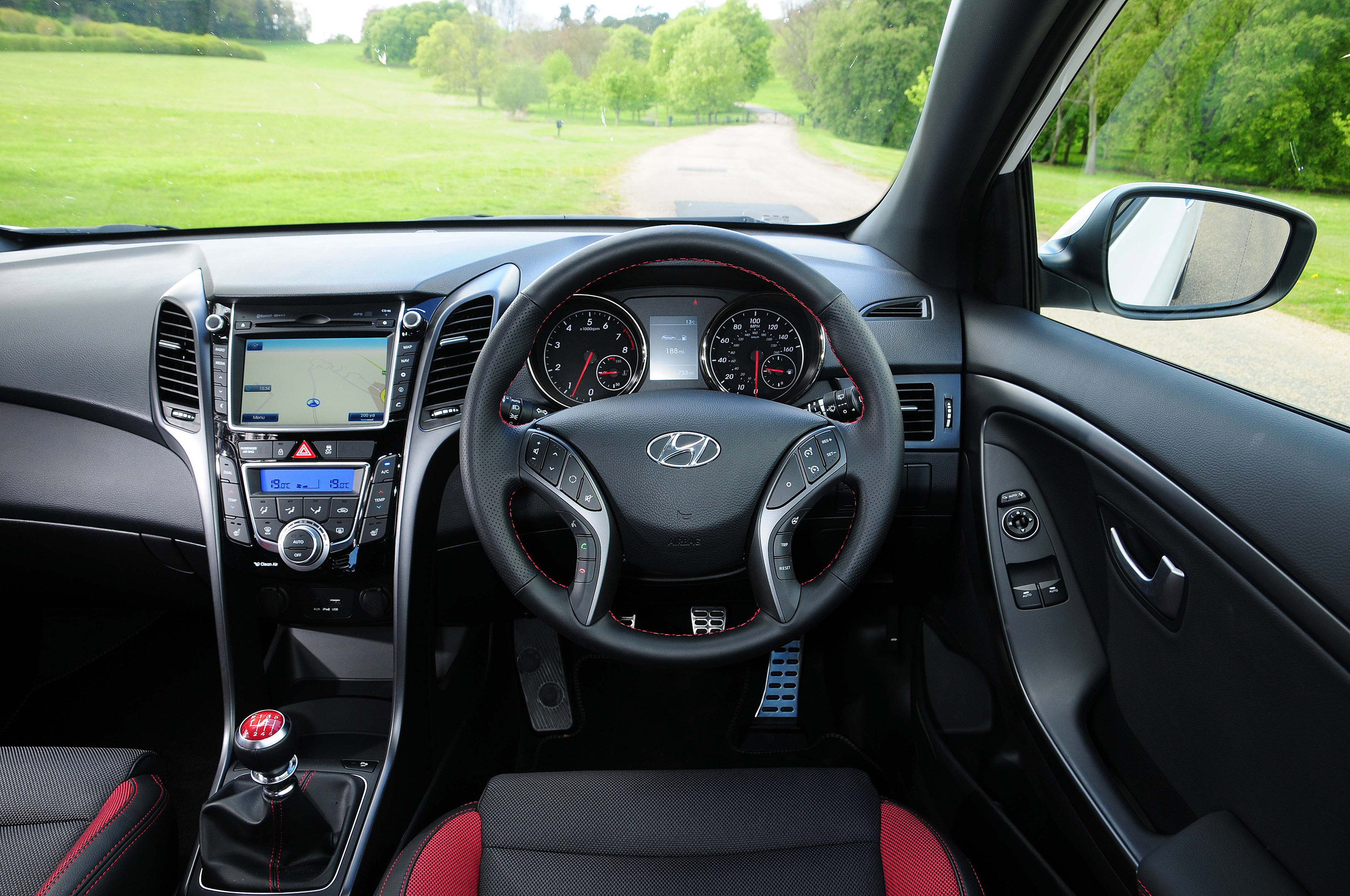 Hyundai i30 Turbo interior