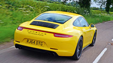 Porsche 911 Carrera 4 GTS - rear tracking
