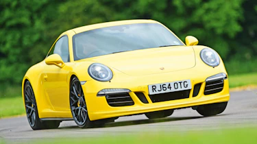 Porsche 911 Carrera 4 GTS - front cornering