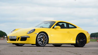 Porsche 911 Carrera 4 GTS - front static