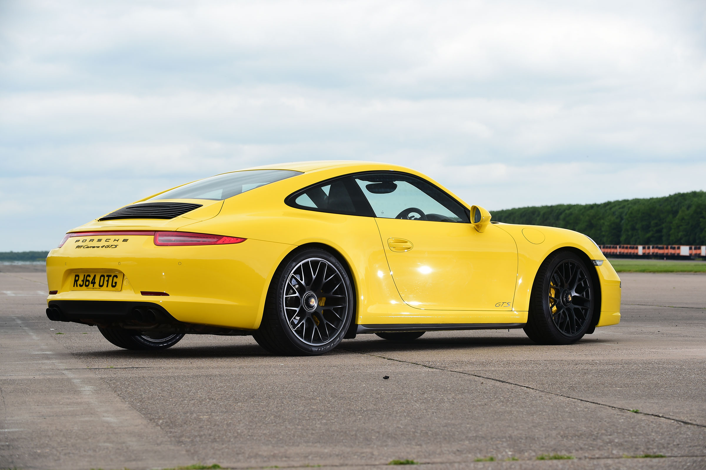 Porsche 911 Carrera 4 GTS - rear static