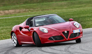 Alfa Romeo 4C Spider action