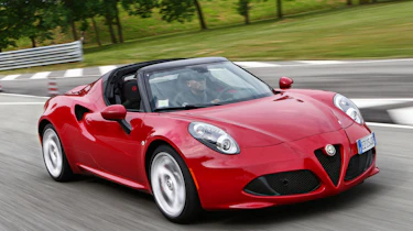 Alfa Romeo 4C Spider tracking