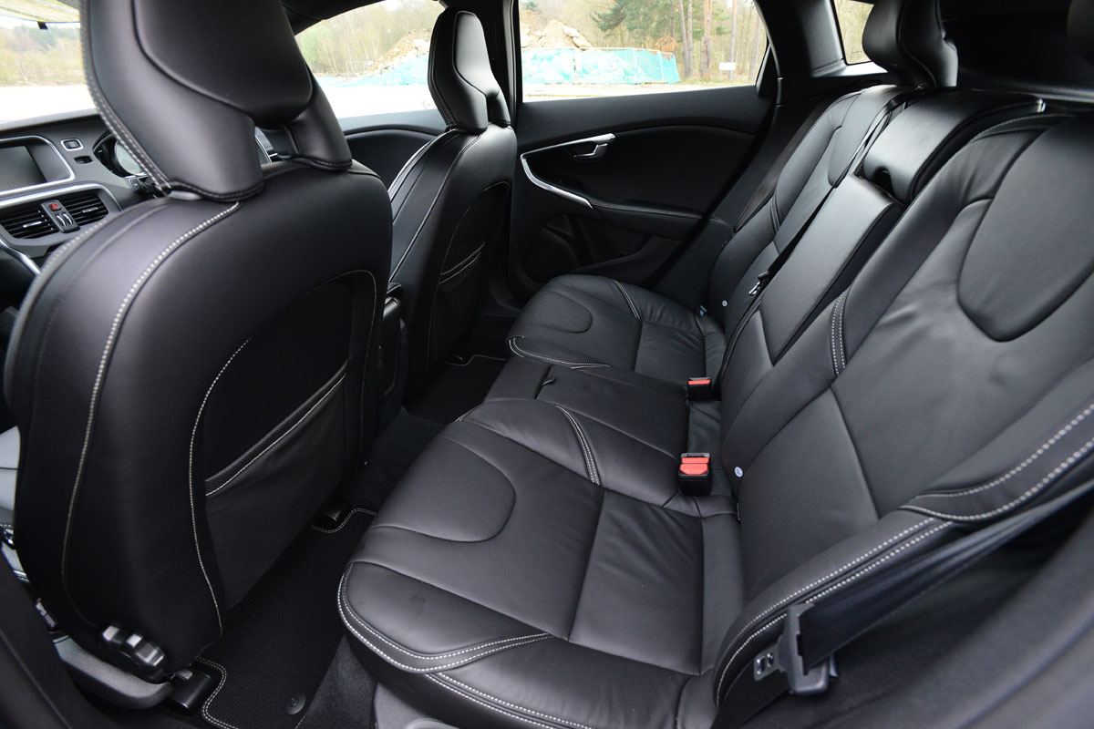 Volvo V40 R-Design rear seats