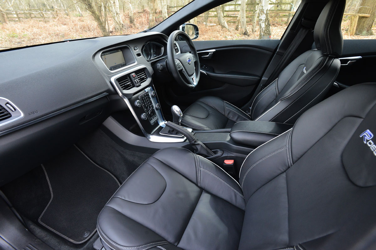 Volvo V40 R-Design front seats